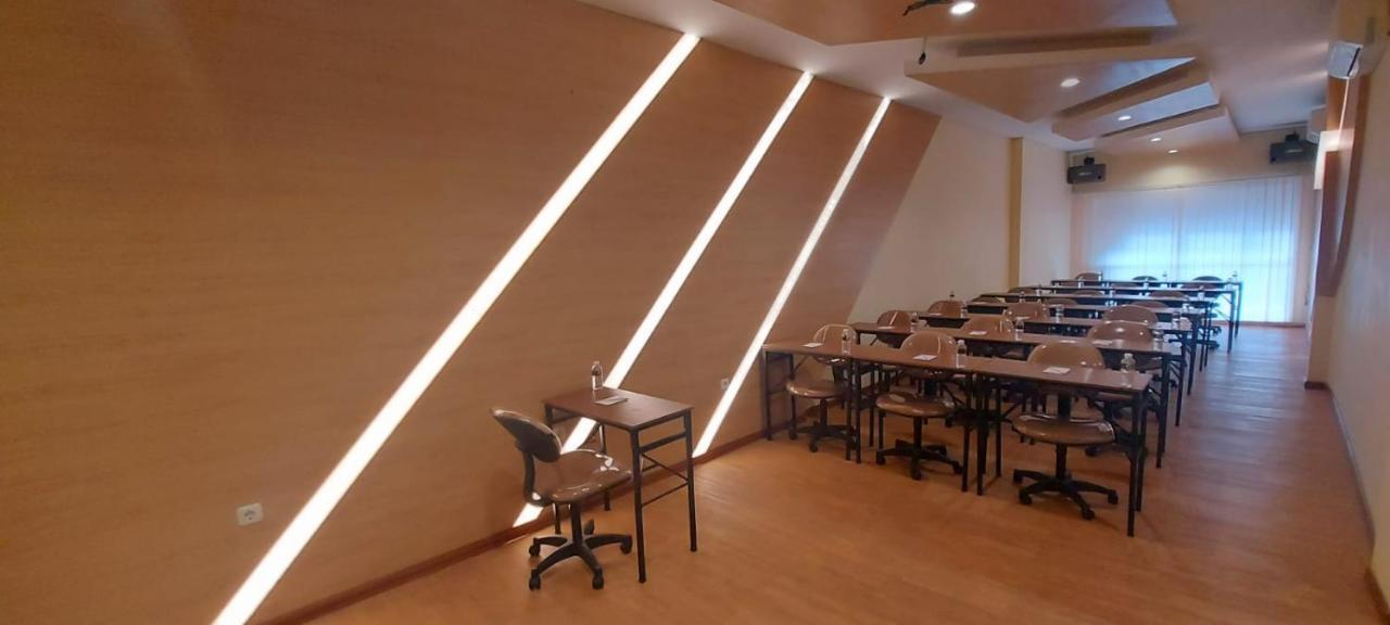 Bekizaar Hotel Surabaya Kültér fotó