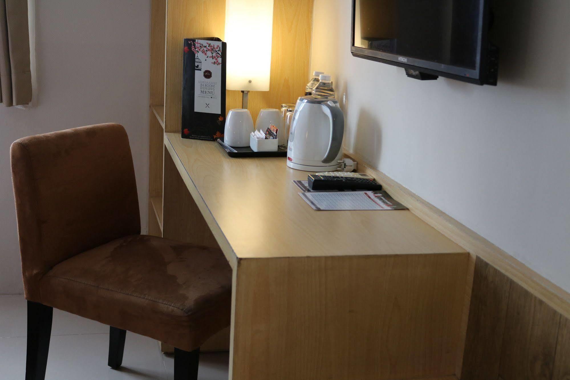 Bekizaar Hotel Surabaya Kültér fotó