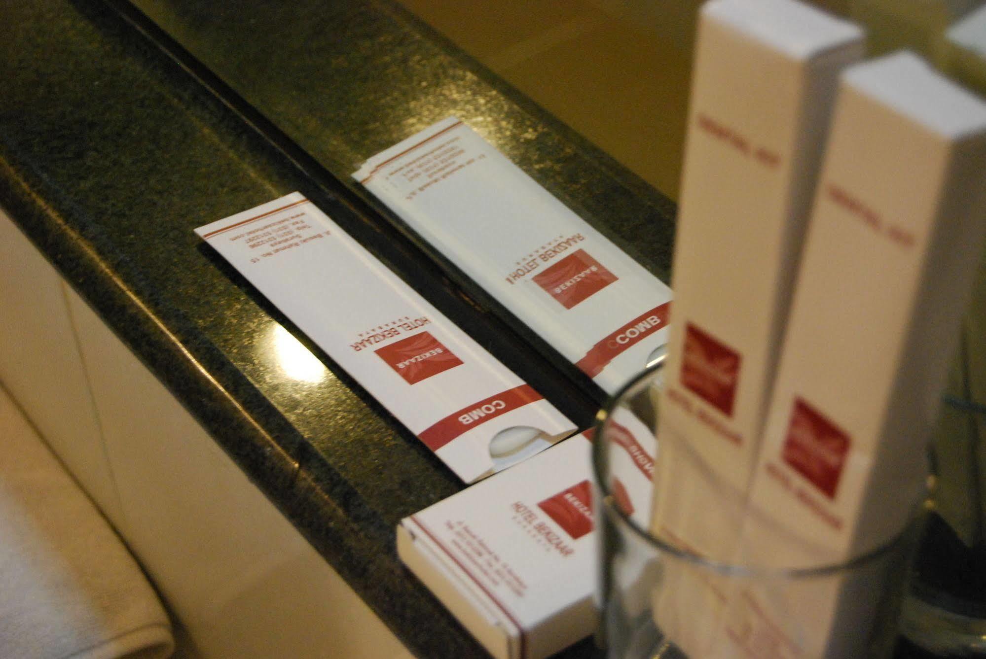 Bekizaar Hotel Surabaya Kültér fotó
